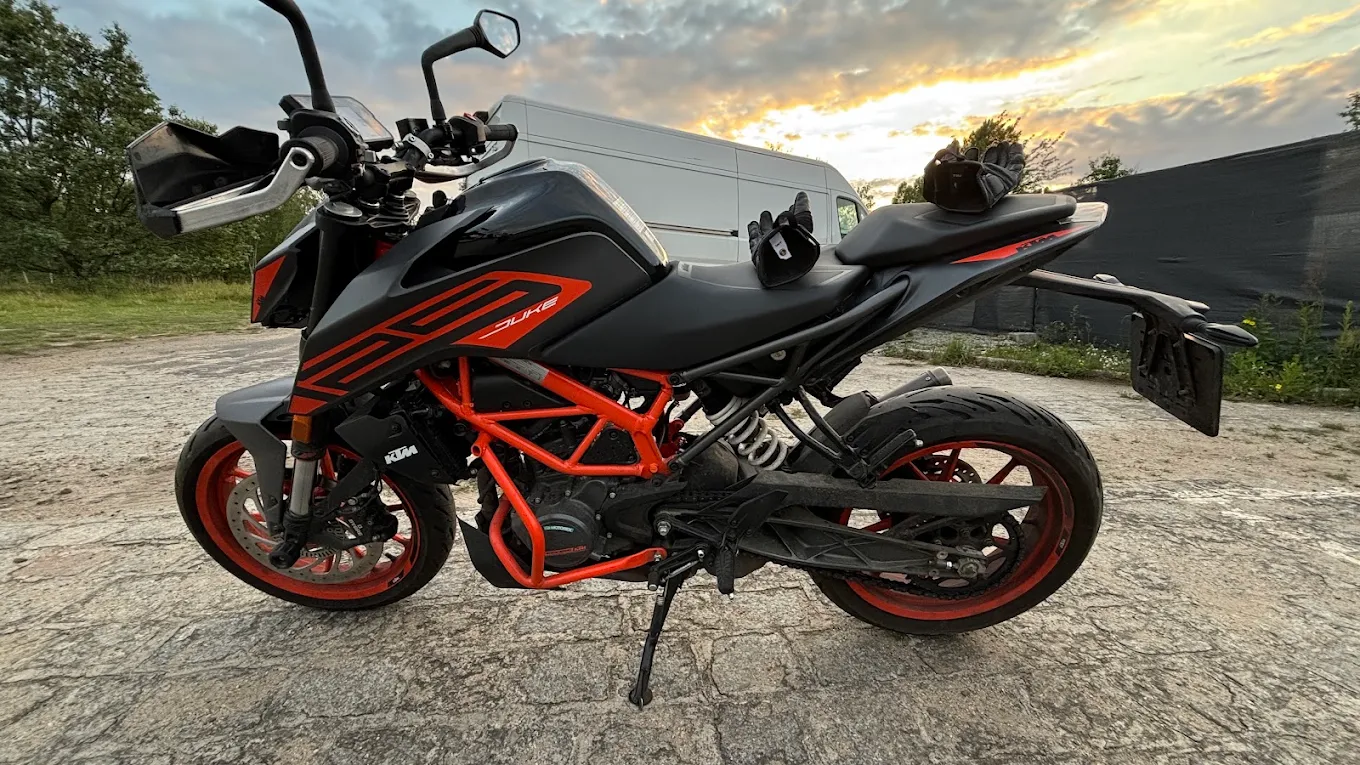 Motocykl podczas wyjazdu turystycznego